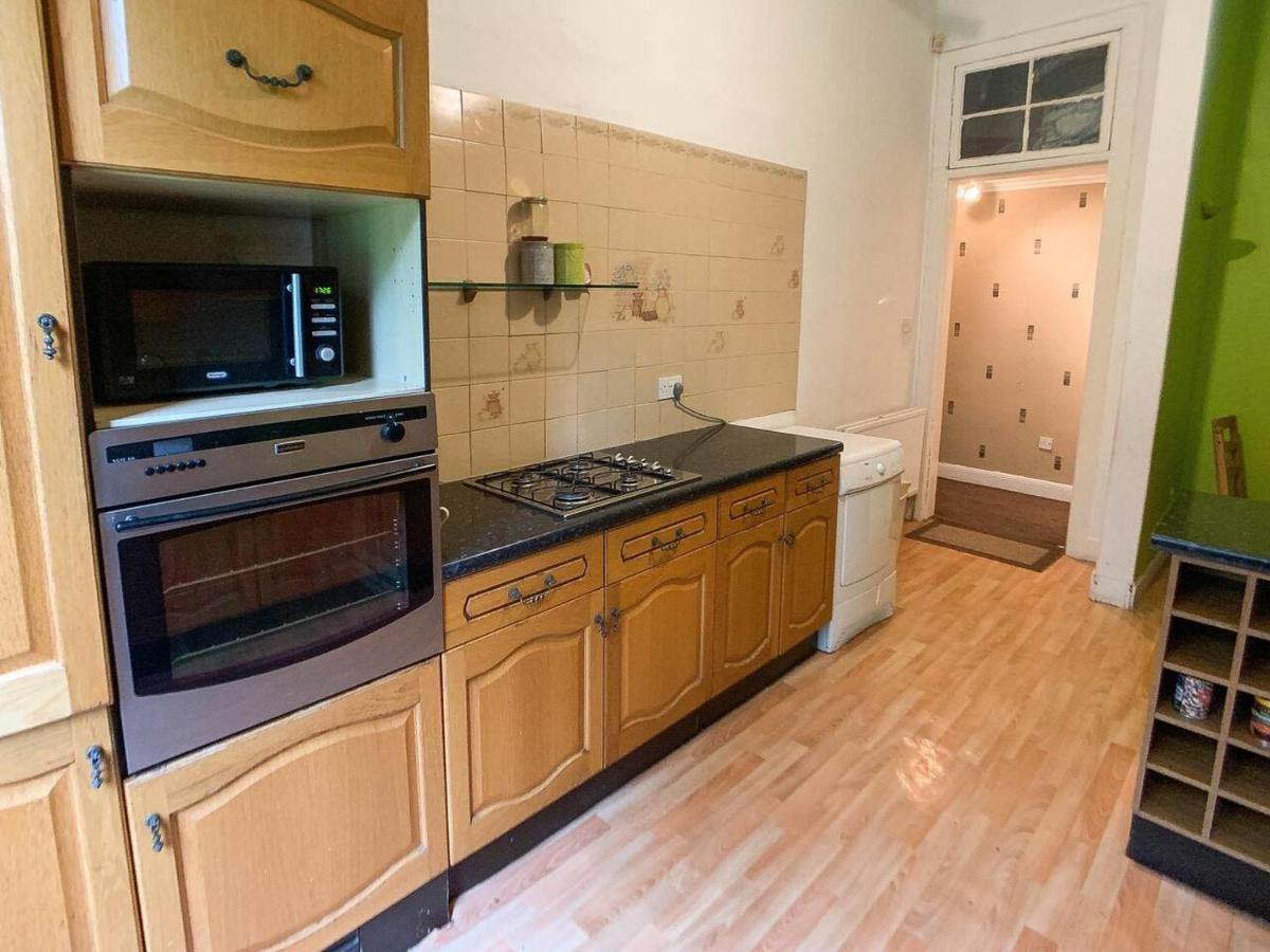 Large Glasgow South Family Home - Free Parking ภายนอก รูปภาพ