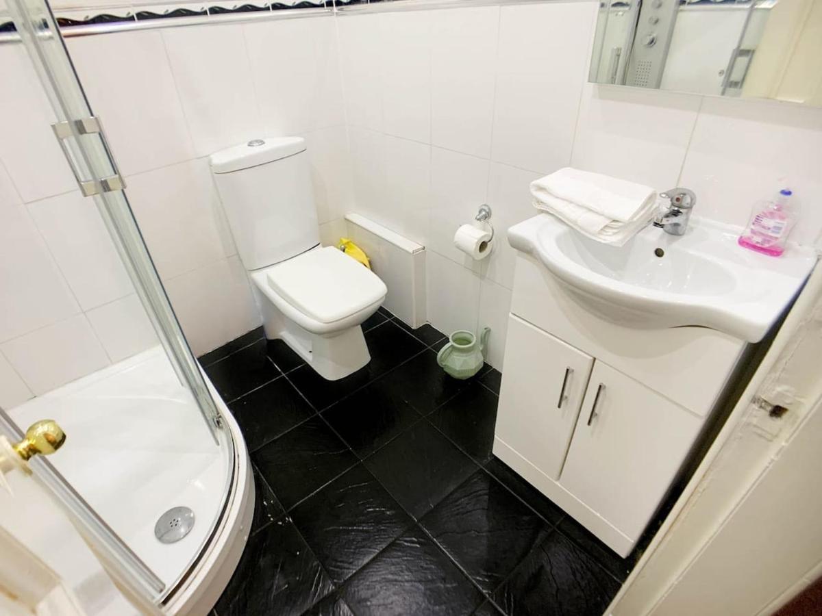 Large Glasgow South Family Home - Free Parking ภายนอก รูปภาพ