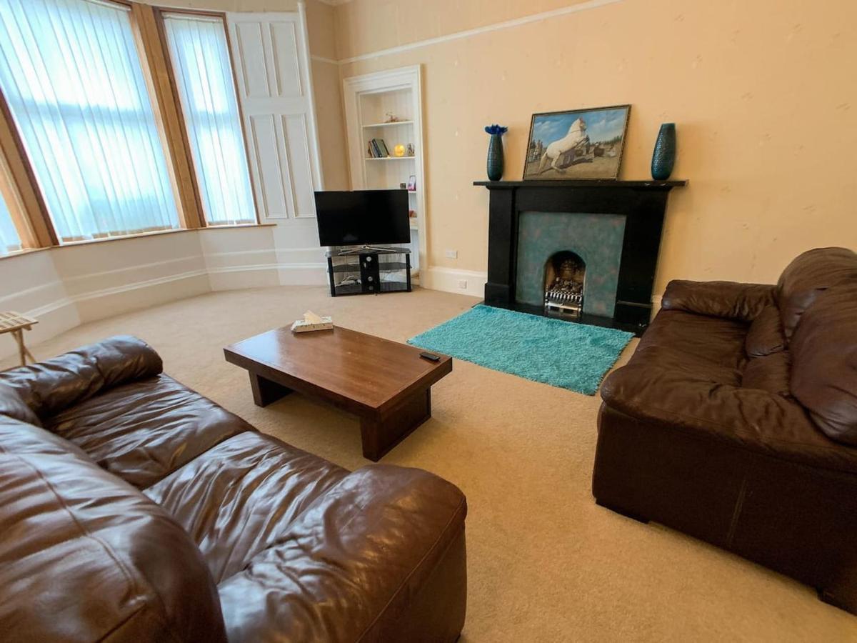 Large Glasgow South Family Home - Free Parking ภายนอก รูปภาพ